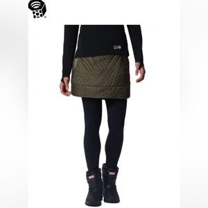 Insulated skirt- Mountain Hardwear. Stretch waist and side panels, pockets S